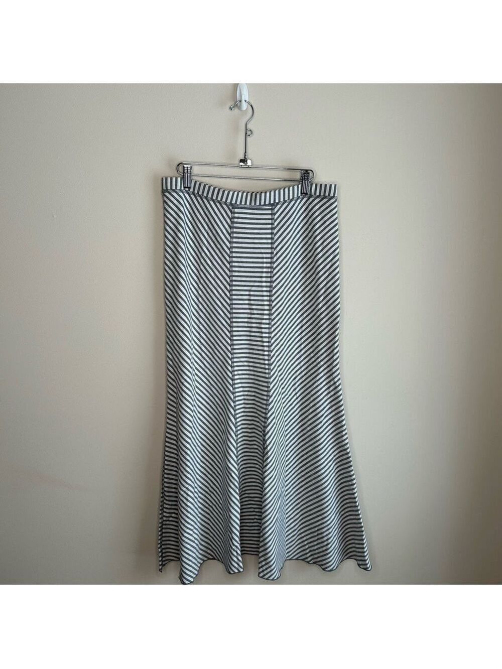 Joseph Ribkoff Maxi Skirt Black White Stripe Mermaid Flare Size 12